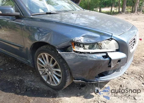 2010 Volvo S40 2.4I from USA, damaged, VIN YV1390MS9A2490226